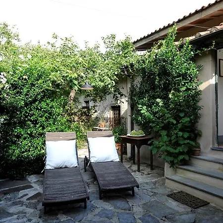 Three-bedroom In Iii Ortonovo